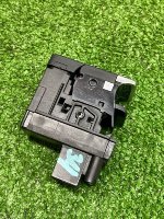 Volkswagen / Touareg / Кнопка стояночного тормоза Volkswagen / Touareg / Кнопка стояночного тормоза