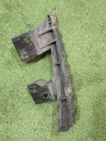 Audi / Q7 / Кронштейн бампера