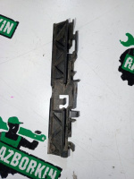 Audi / A6 / Крепление порога