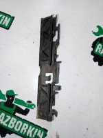 Audi / A6 / Крепление порога