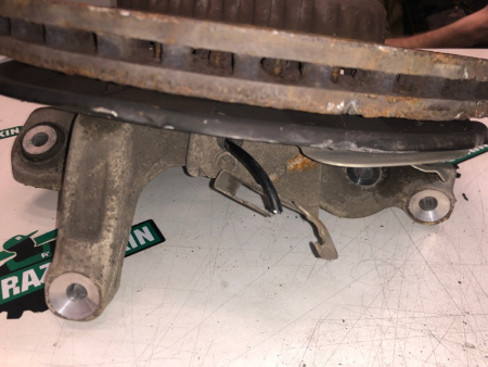 Mercedes-Benz / GLC 250d 4-matic / Кулак задний