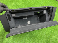 Audi / A6 / Бардачок