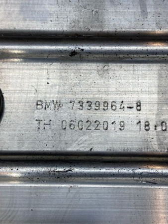 BMW / X5 / Кронштейн усилителя