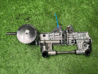 Mercedes-Benz / 300E / Замок подголовника