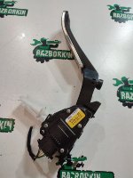 Volkswagen / Touareg / Педаль газа