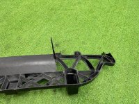 Audi / Q7 / Кронштейн бампера