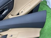 Audi / Q8 / Обшивка двери