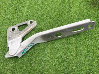 Audi / Q7 / Петля капота